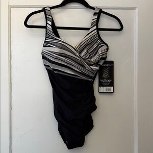 Miraclesuit Size 8 New with Tags Black White Silver One Piece Bathing Suit